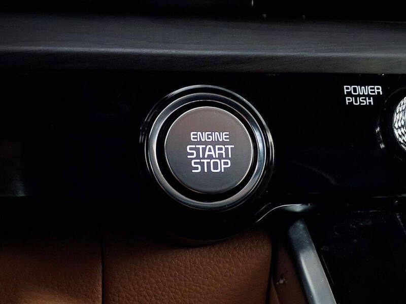 2023 Kia Carnival EX