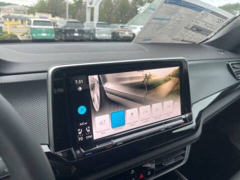 2026 Volkswagen Atlas Cross Sport SEL Premium R-Line 4Motion