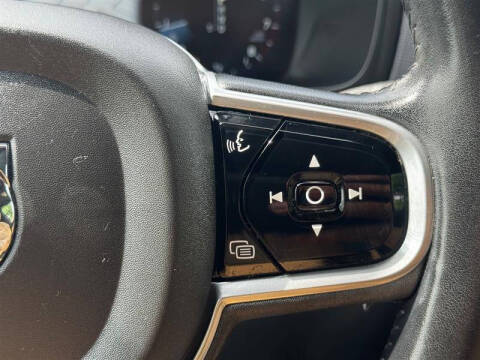 2018 Volvo XC90 T6 Momentum