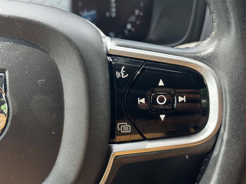 2018 Volvo XC90 T6 Momentum