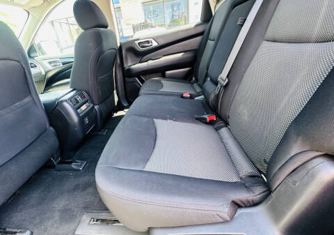 2018 Nissan Pathfinder SV