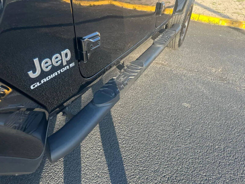 2023 Jeep Gladiator Overland