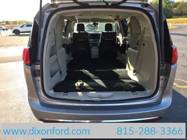 2017 Chrysler Pacifica Touring-L Plus