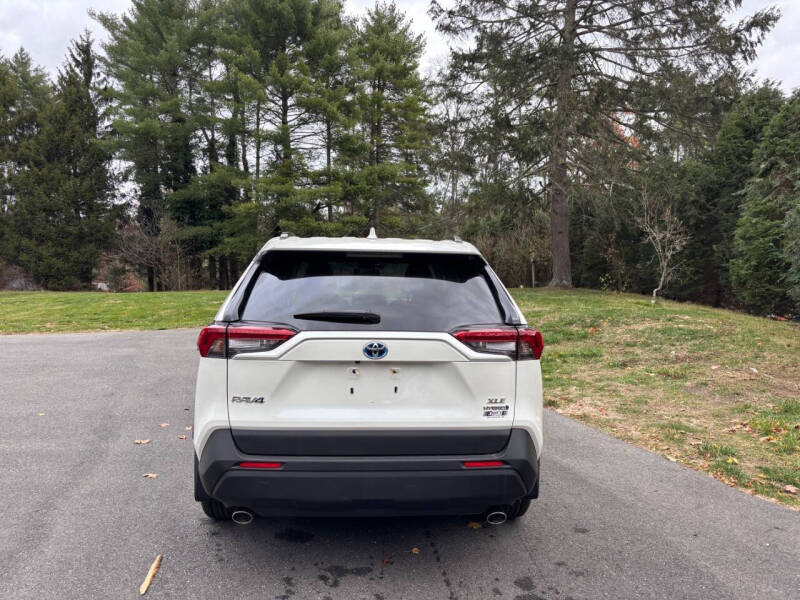 2022 Toyota RAV4 Hybrid XLE Premium