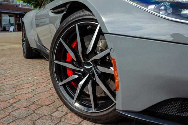 2018 Aston Martin DB11 16