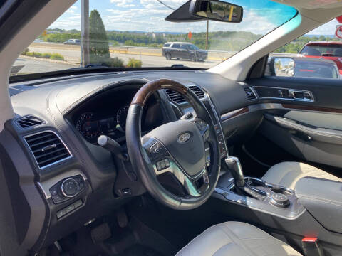 2017 Ford Explorer Platinum