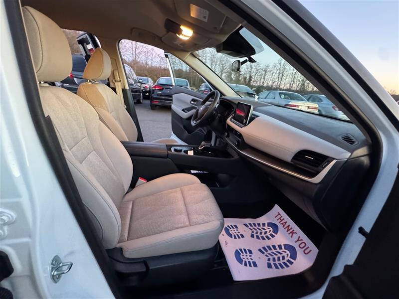 2025 Nissan Rogue SV