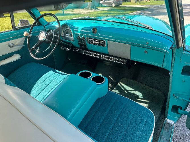 1953 Ford Crestline