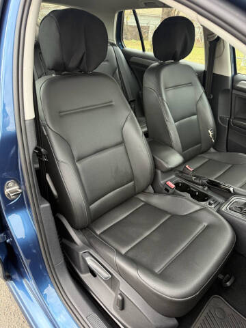 2016 Volkswagen Golf TSI SE