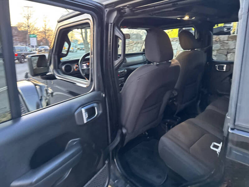 2022 Jeep Gladiator Sport S