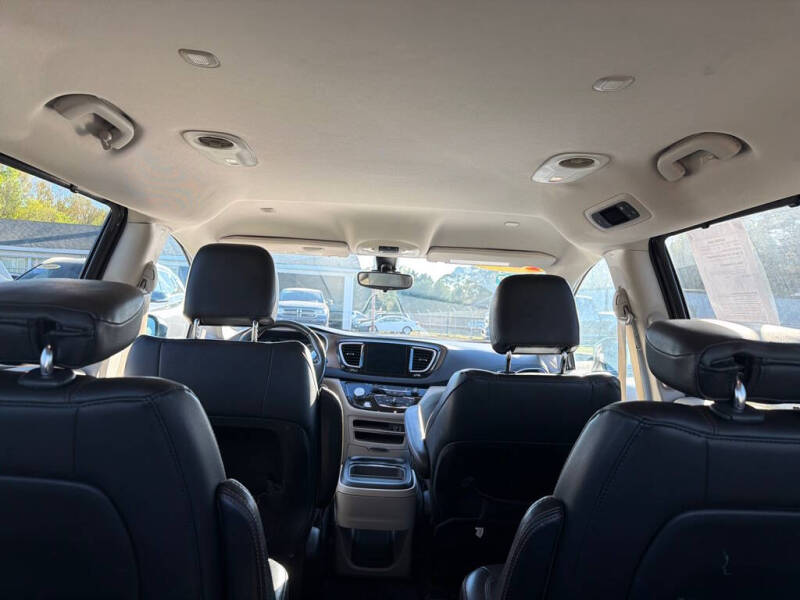 2017 Chrysler Pacifica Touring-L