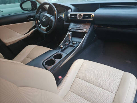 2015 Lexus IS 250 Crafted Line