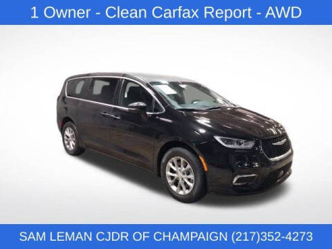 2025 Chrysler Pacifica Select