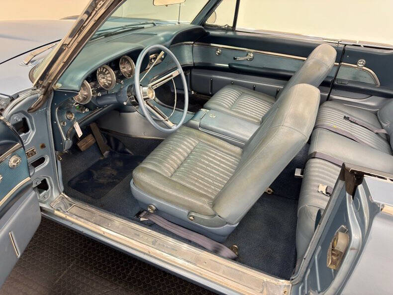 1962 Ford Thunderbird