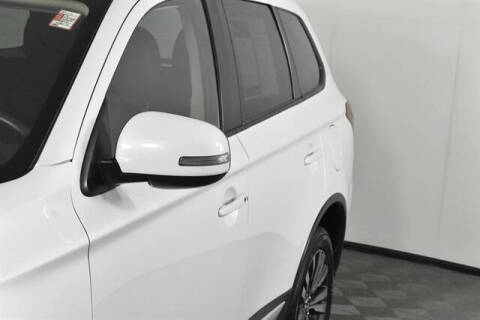 2020 Mitsubishi Outlander SE