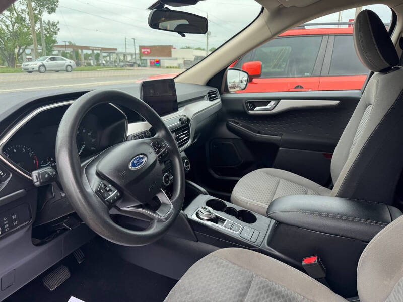 2020 Ford Escape SE