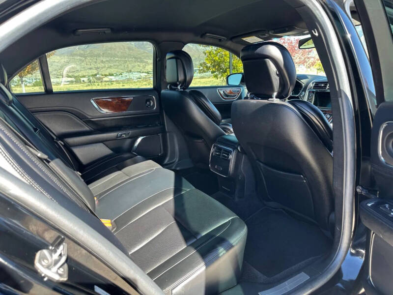 2017 Lincoln Continental Select