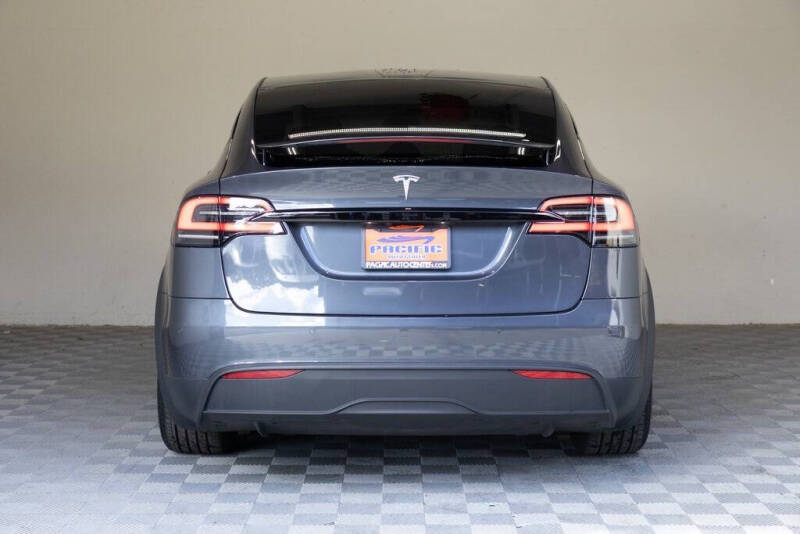 2023 Tesla Model X Standard Range