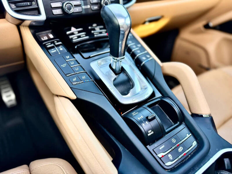 2016 Porsche Cayenne S