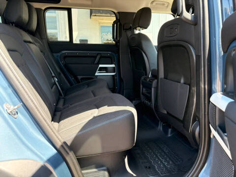 2020 Land Rover Defender 110 SE