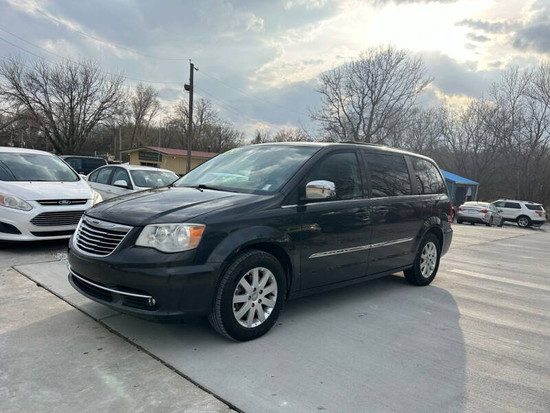 2012 Chrysler Town and Country for sale at Dutch and Dillon Car Sales in Lee's Summit MO