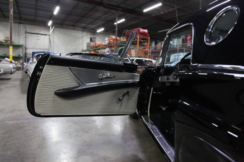 1957 Ford Thunderbird