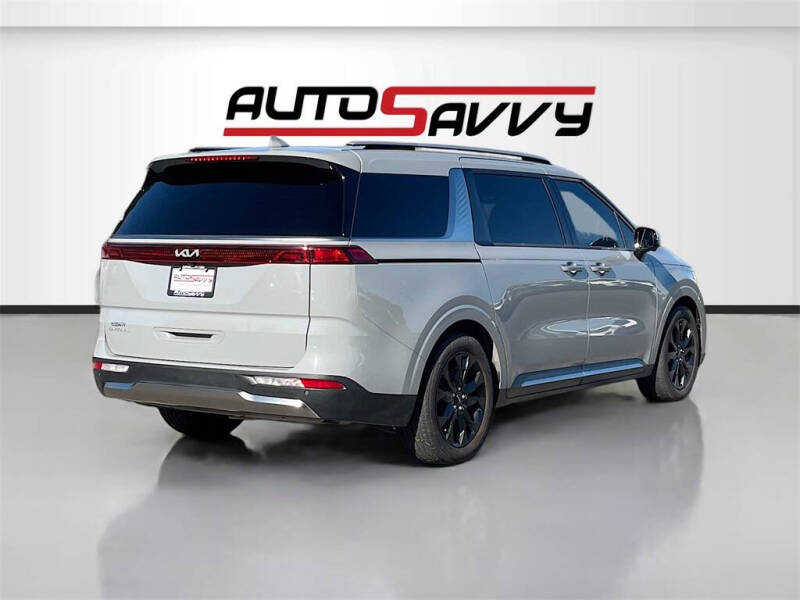 2024 Kia Carnival SX