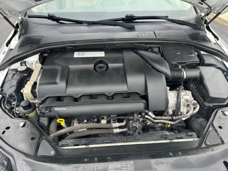 2015 Volvo XC70 T6 Premier Plus