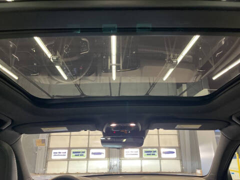 2022 Volvo XC40 T5 R-Design