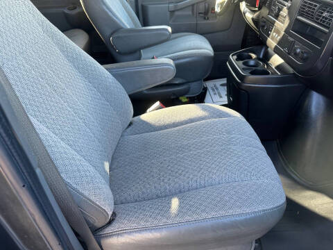 2017 Chevrolet Express LS 2500