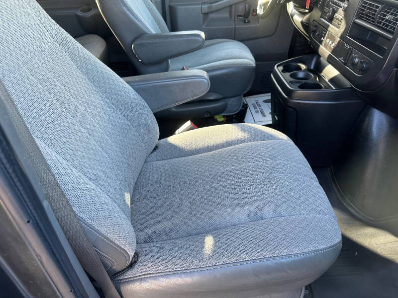 2017 Chevrolet Express LS 2500