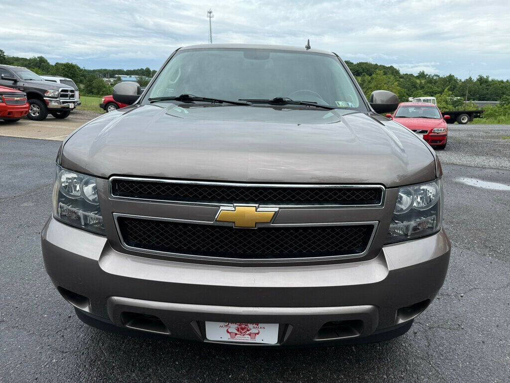 2014 Chevrolet Suburban 8