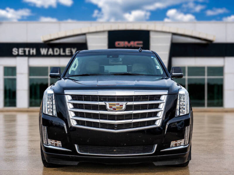 2018 Cadillac Escalade Luxury