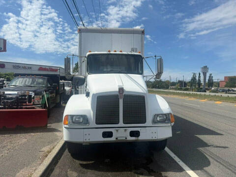 2004 Kenworth T300