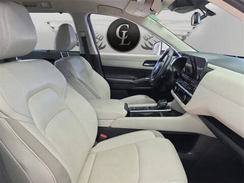 2024 Nissan Pathfinder SL