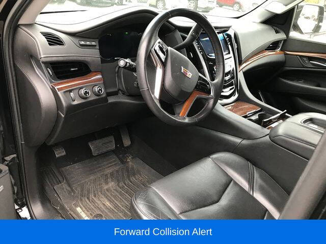 2017 Cadillac Escalade Luxury