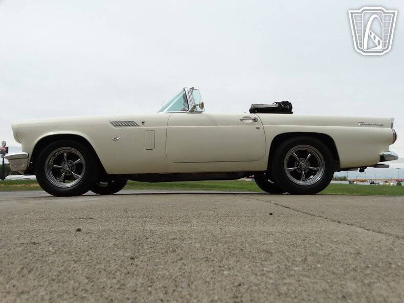 1956 Ford Thunderbird