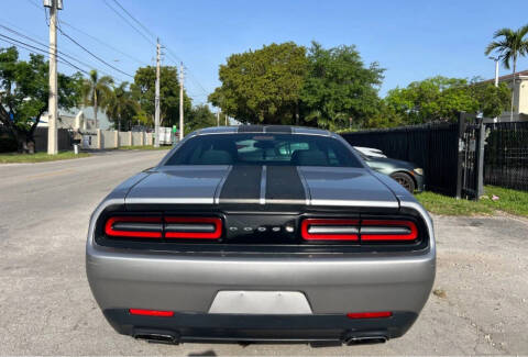 2017 Dodge Challenger SXT
