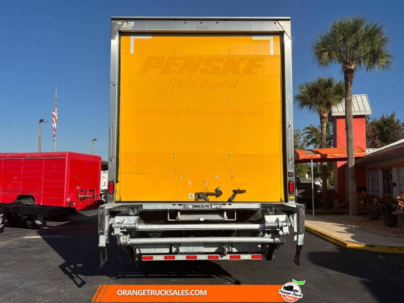 2019 Freightliner M2 106