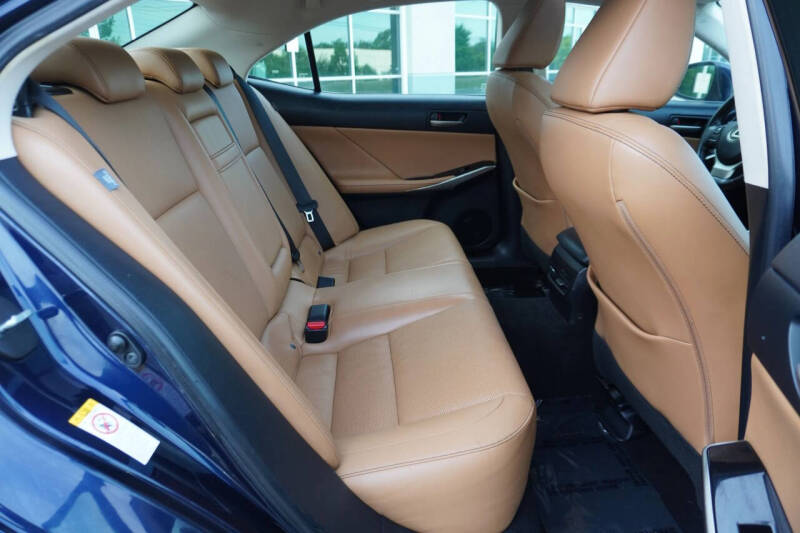 2017 Lexus IS 200t