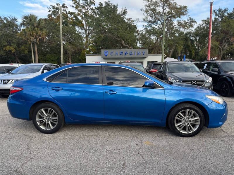 2017 Toyota Camry SE photo 6