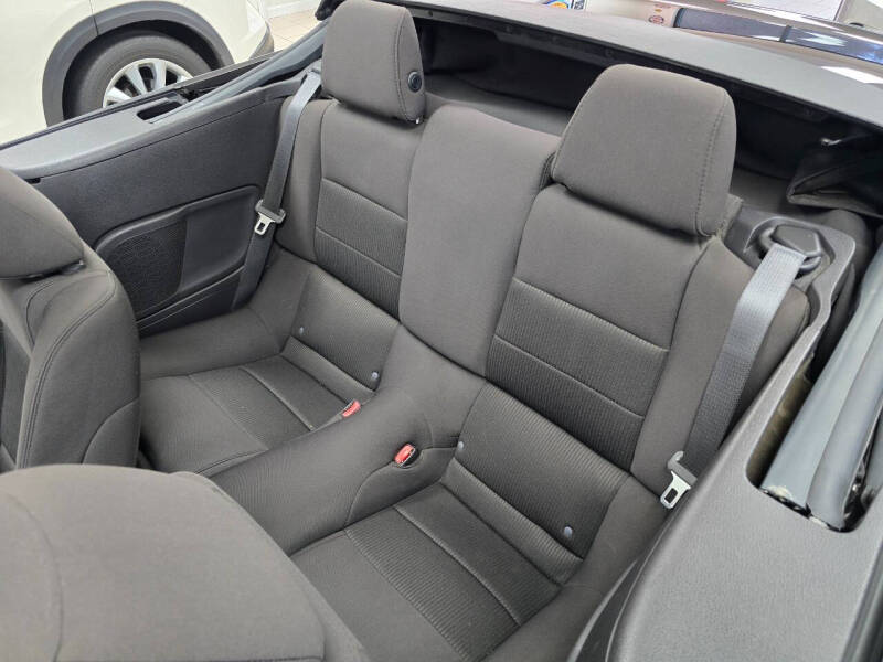 2012 Ford Mustang V6