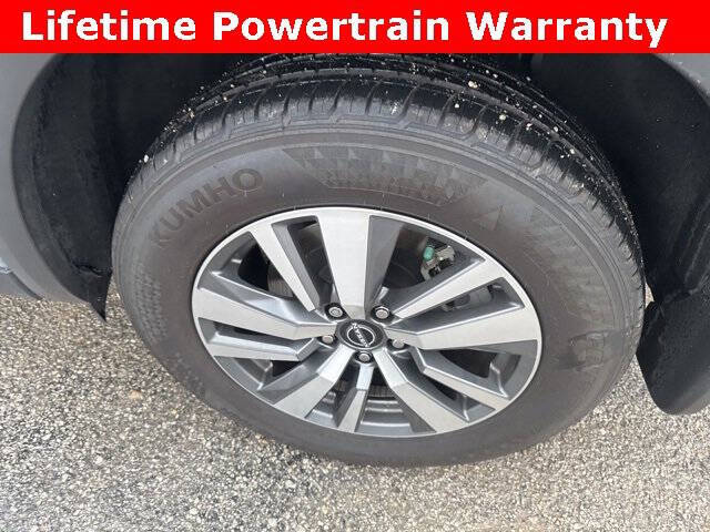 2024 Nissan Pathfinder SL