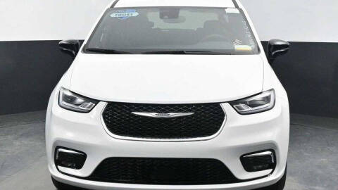 2024 Chrysler Pacifica Touring