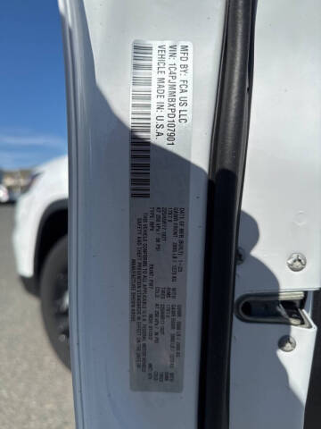 2023 Jeep Cherokee Altitude Lux