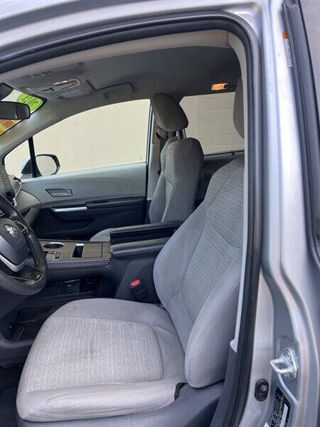 2021 Toyota Sienna LE 8-Passenger