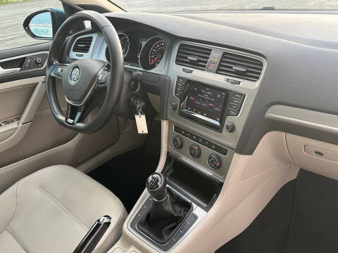 2015 Volkswagen Golf TDI SE