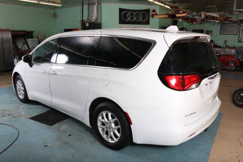 2017 Chrysler Pacifica LX