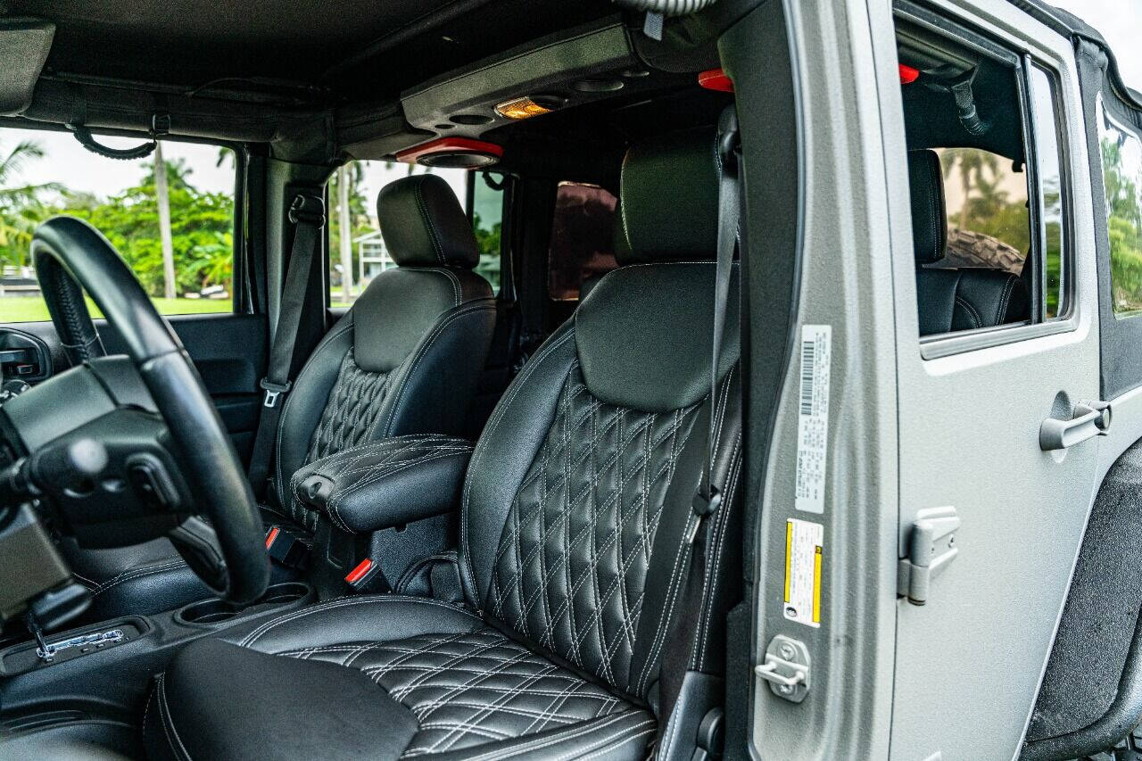 2015 JEEP Wrangler SUV / Crossover - $29,999