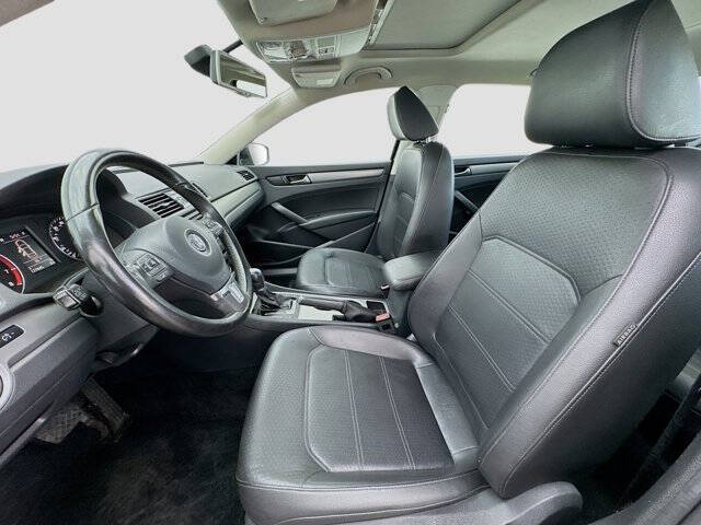 2014 Volkswagen Passat 2.5L SE PZEV